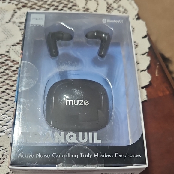 Muze Black Wireless Earphones - Picture 1 of 3